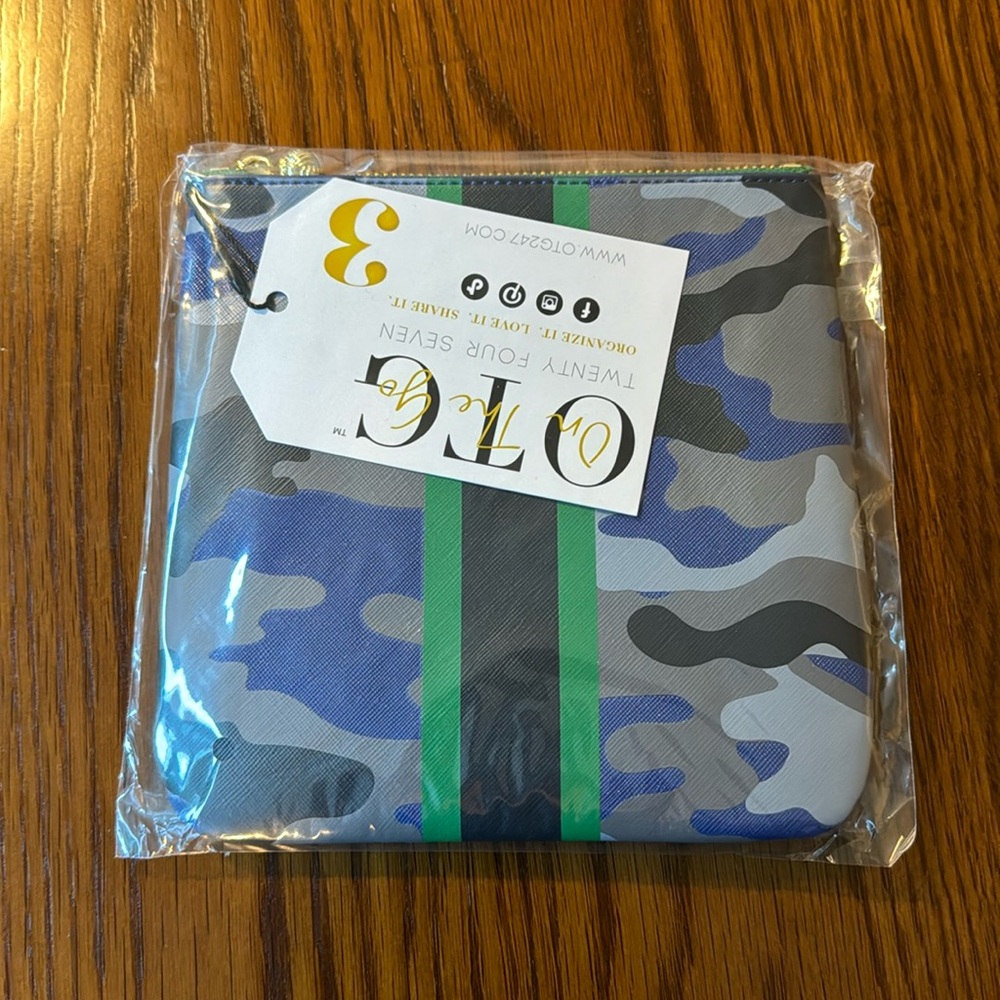 OTG Twenty Four Seven 7 inch square pouch